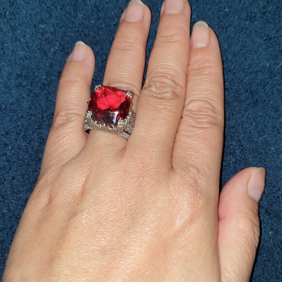 Gorgeous Giant Princess Red Crystal Ruby Colour Sterling Silver Cocktail Ring - Picture 8 of 14
